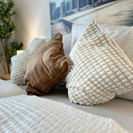 High Rise, Netflix, 2 Min To Main Station Apartment Виена Екстериор снимка
