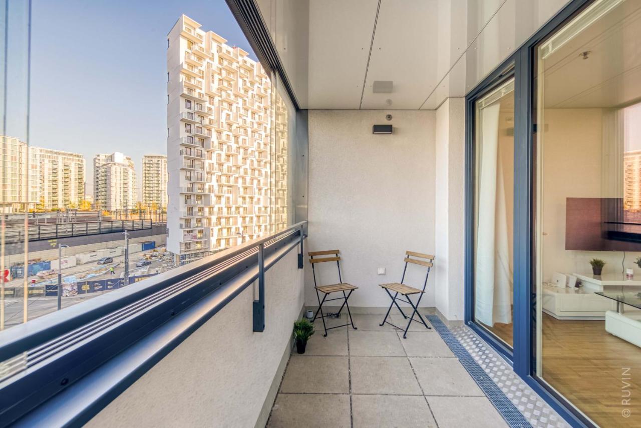 High Rise, Netflix, 2 Min To Main Station Apartment Виена Екстериор снимка